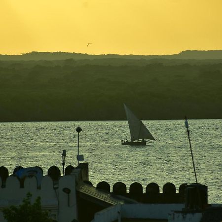 Jambohouse Lamu Bed & Breakfast ภายนอก รูปภาพ