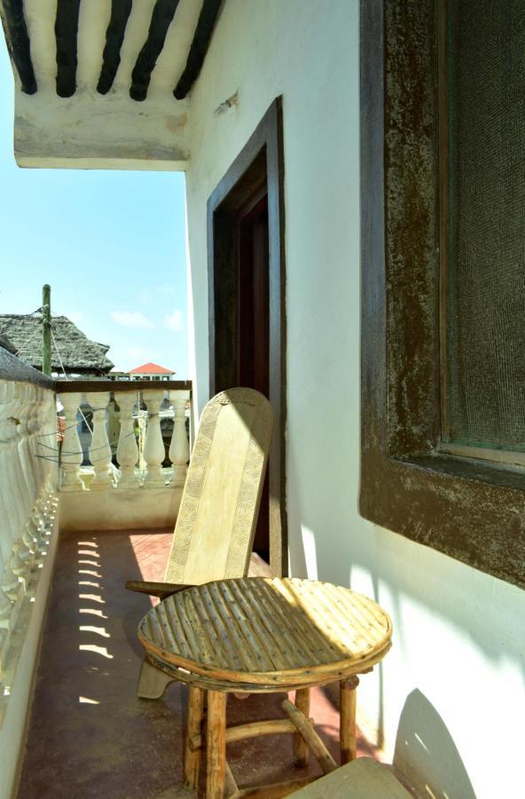 Jambohouse Lamu Bed & Breakfast ภายนอก รูปภาพ