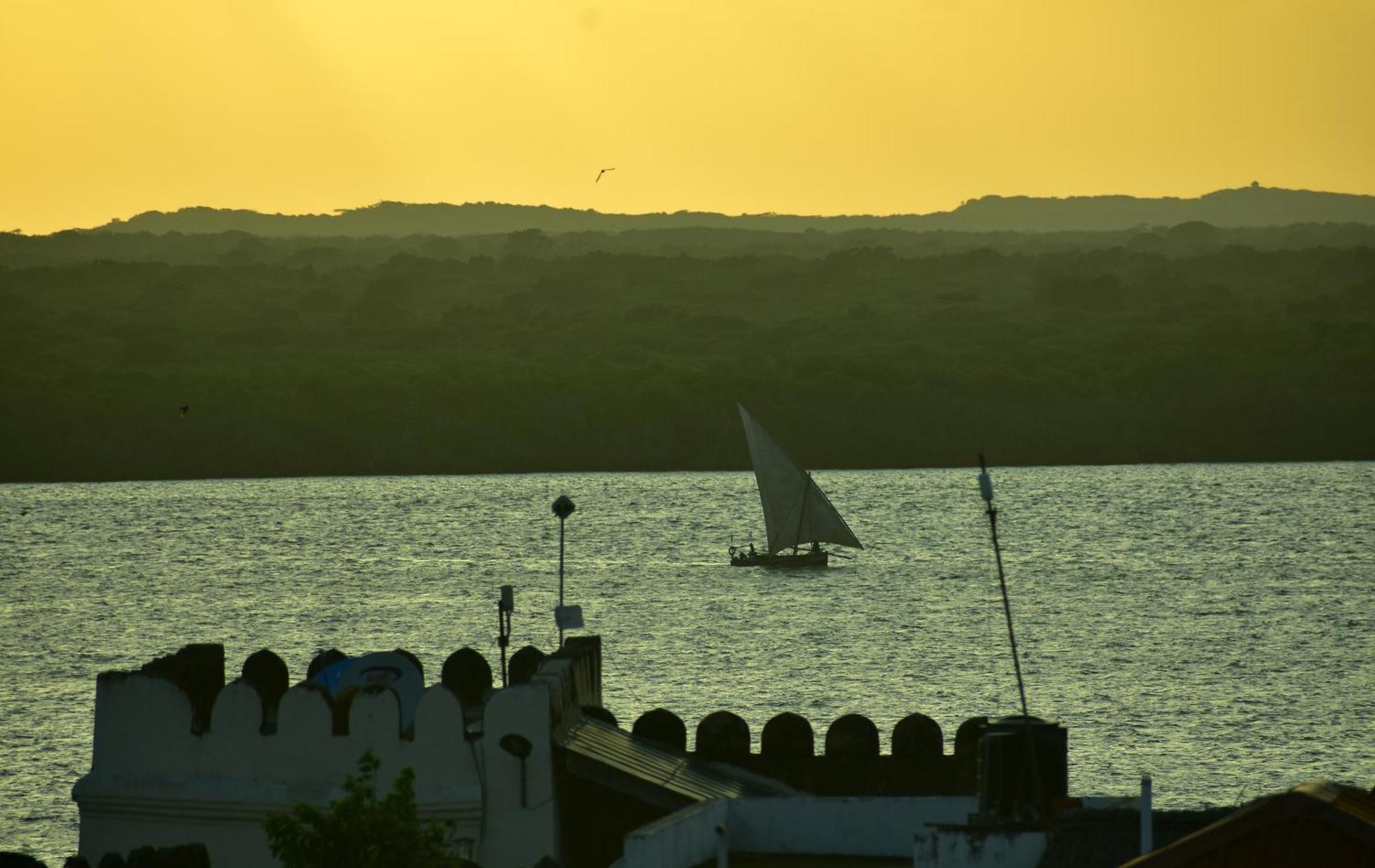 Jambohouse Lamu Bed & Breakfast ภายนอก รูปภาพ