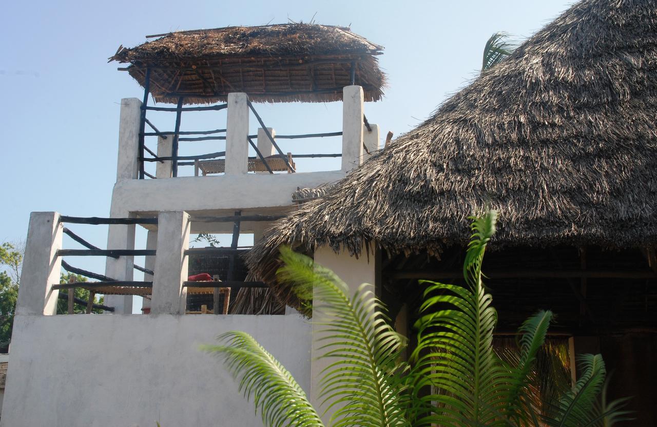 Jambohouse Lamu Bed & Breakfast ภายนอก รูปภาพ