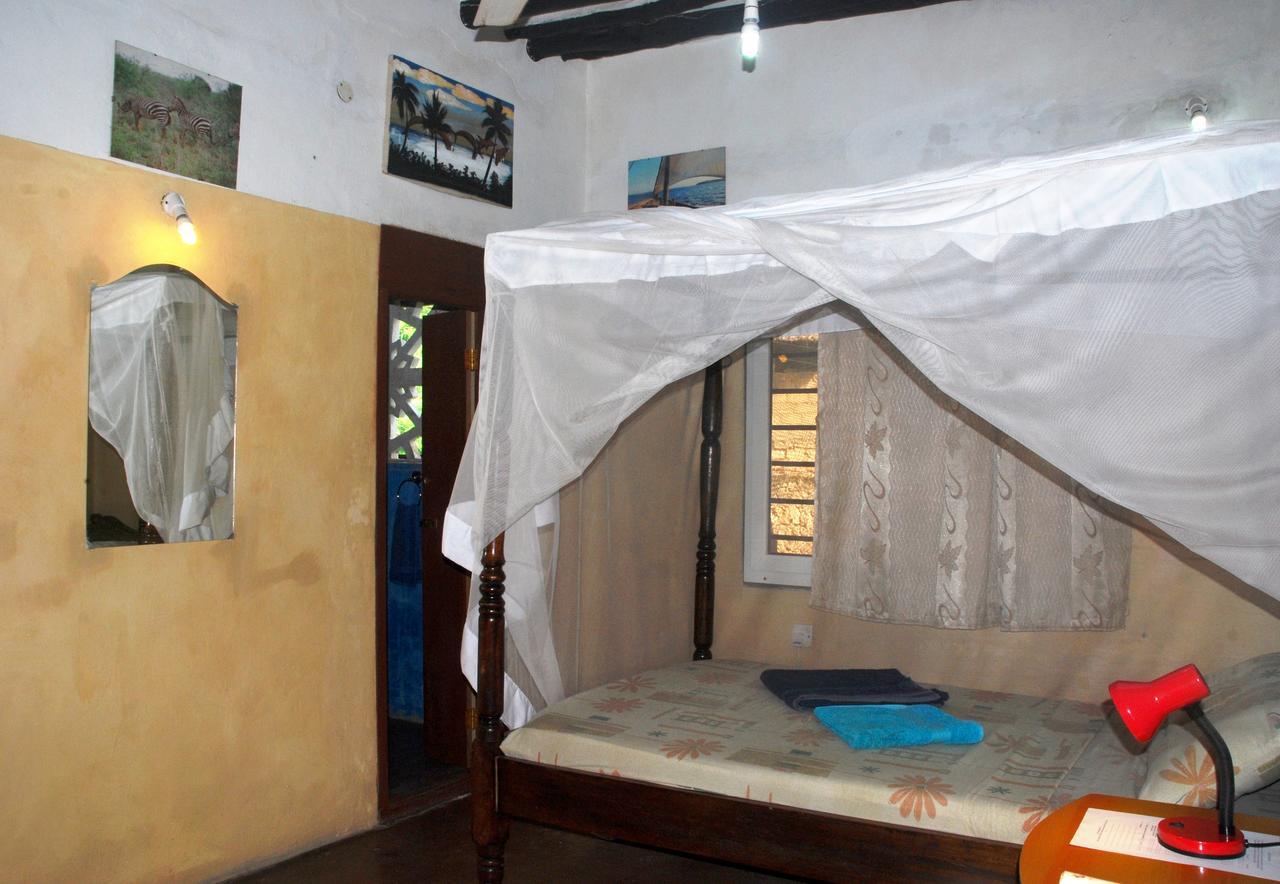 Jambohouse Lamu Bed & Breakfast ภายนอก รูปภาพ