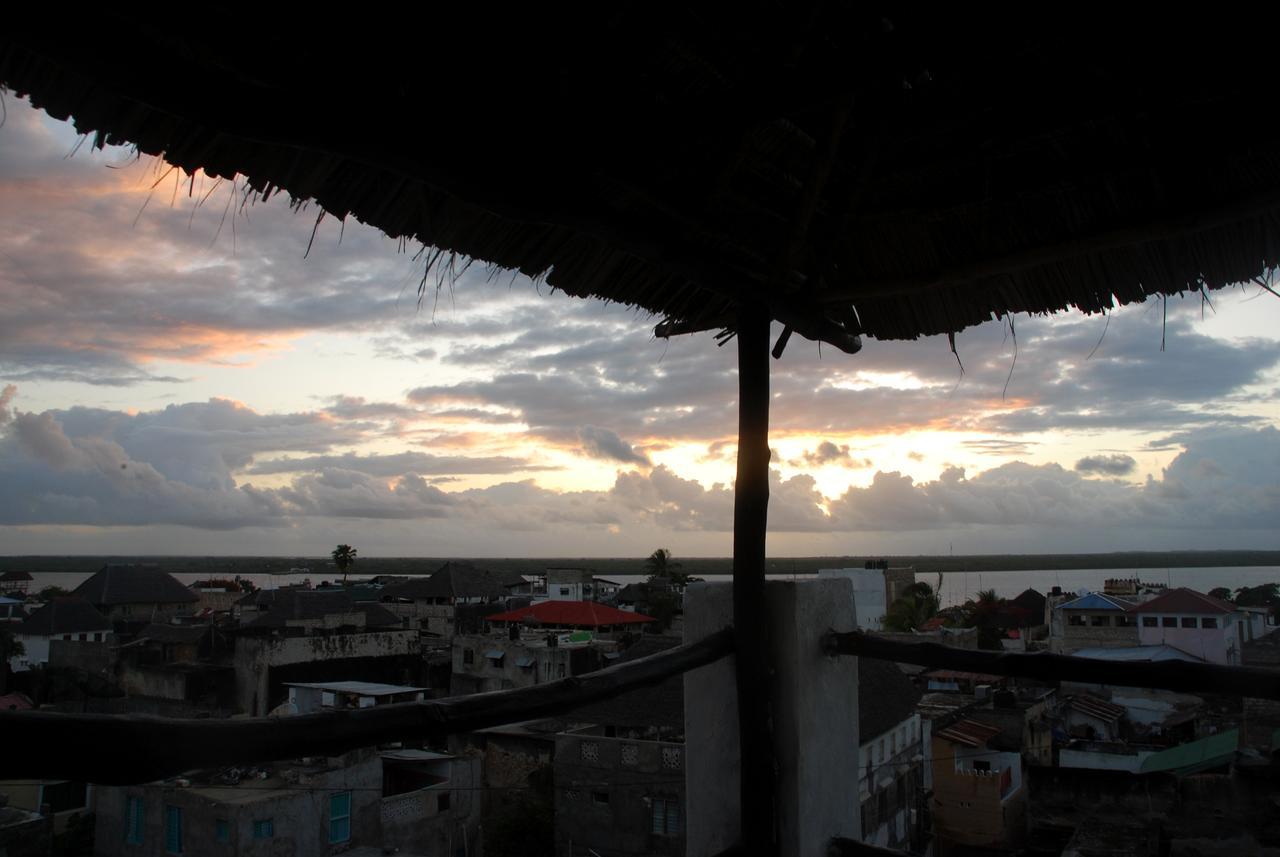 Jambohouse Lamu Bed & Breakfast ภายนอก รูปภาพ