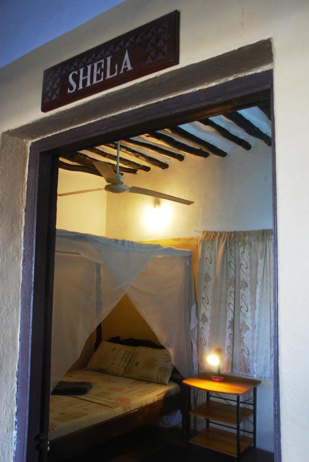 Jambohouse Lamu Bed & Breakfast ภายนอก รูปภาพ