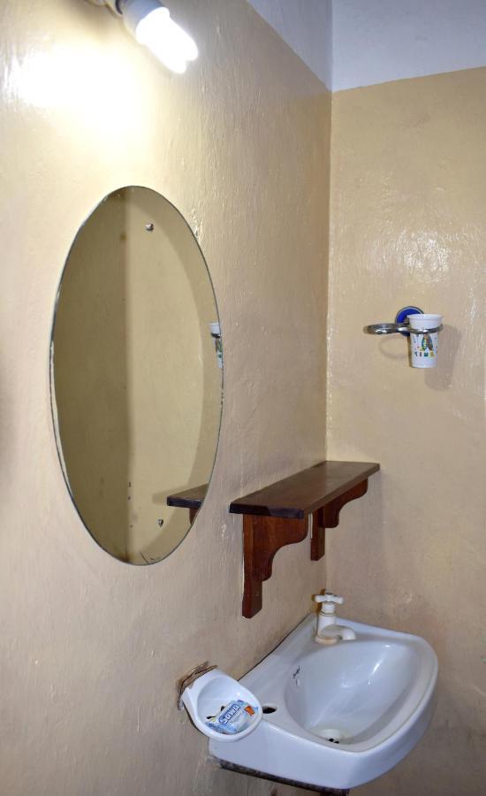 Jambohouse Lamu Bed & Breakfast ภายนอก รูปภาพ