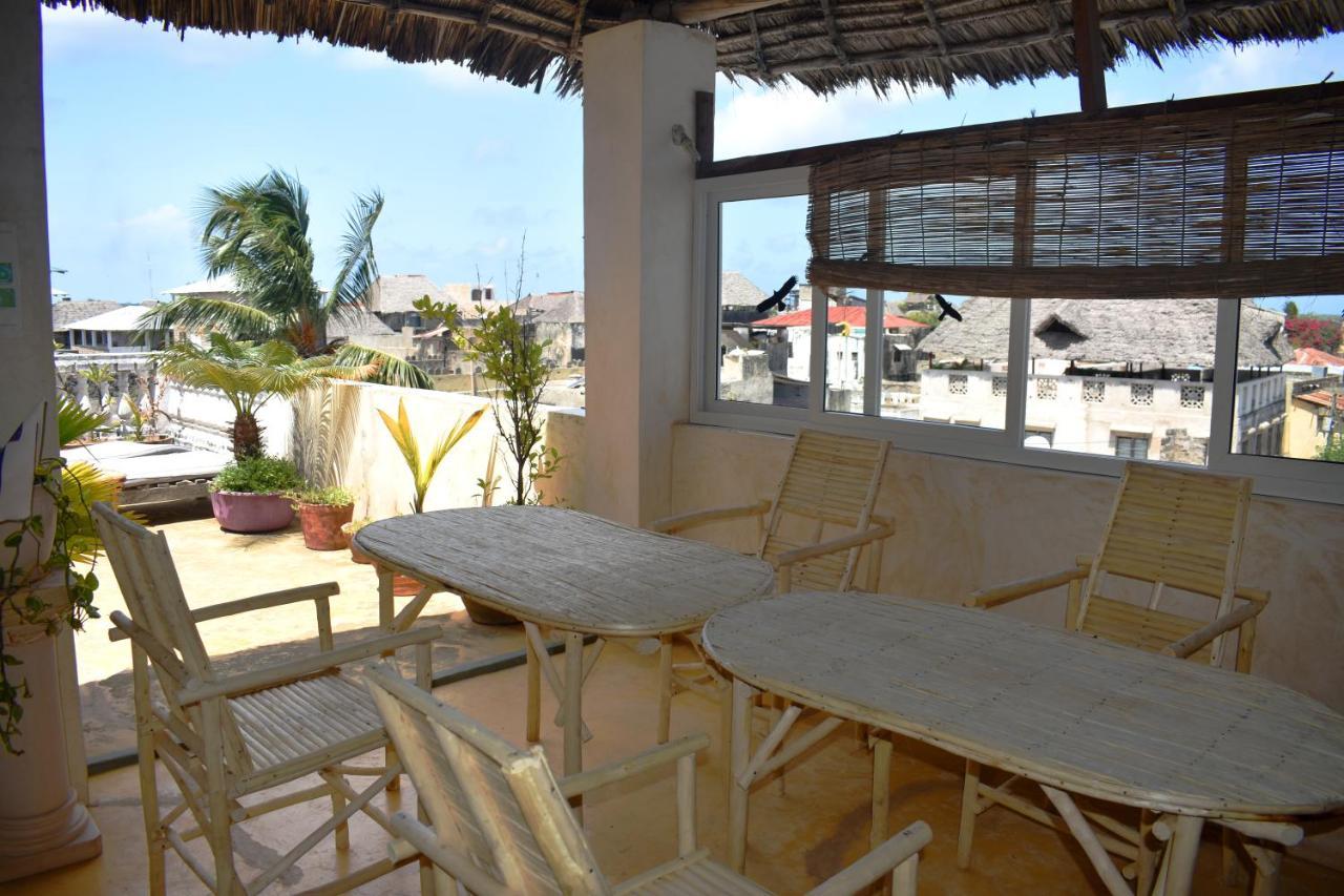 Jambohouse Lamu Bed & Breakfast ภายนอก รูปภาพ